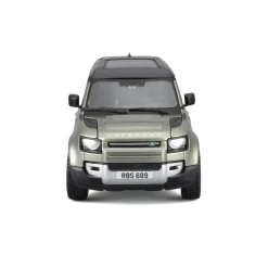 Burago 1/24 Land Rover Defender Green Diecast Model