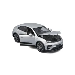 Burago 1/24 Porsche Macan Turbo Silver Diecast Model