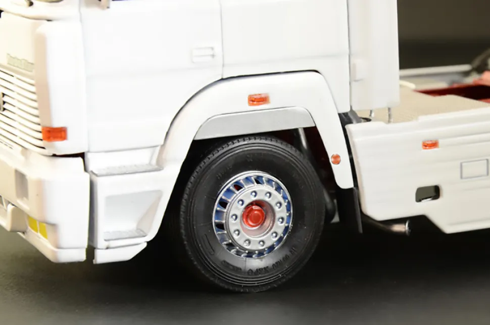 Italeri 1/24 Iveco Turbostar 190.48 Special