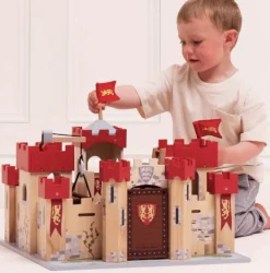 Le Toy Van Lion Heart Wooden Toy Castle