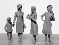 Master Box 1/35 Women of the World War II Era Model Figures