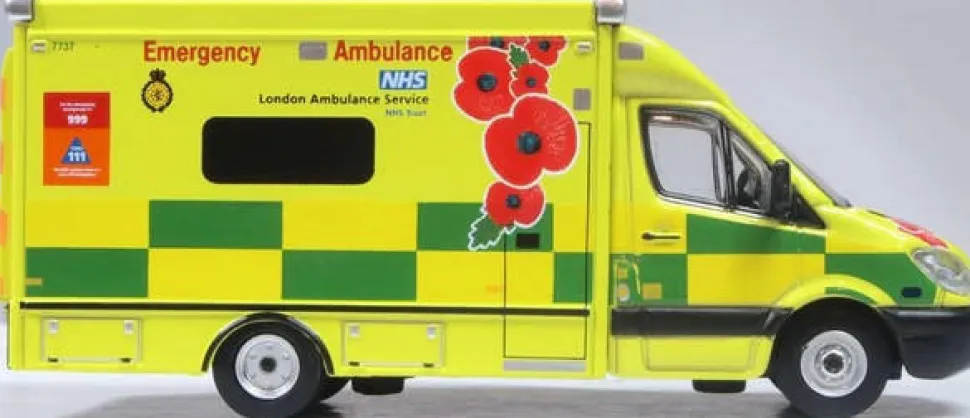 Oxford Diecast 1/76 Mercedes Ambulance London Ambulance Service (Remembrance Day)