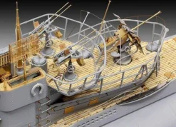 Revell 1/72 German Submarine Type VII C/41 Platinum Edition