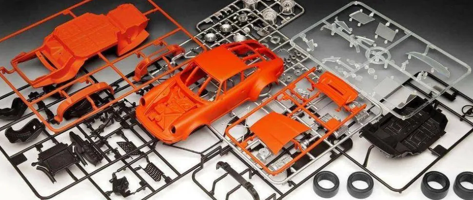 Revell 1/24 Porsche 934 RSR Jagermeister