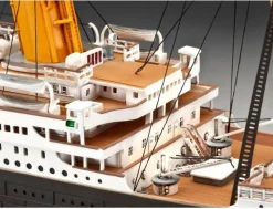 Revell 1/400 RMS Titanic 100 Year Anniversary Gift Set