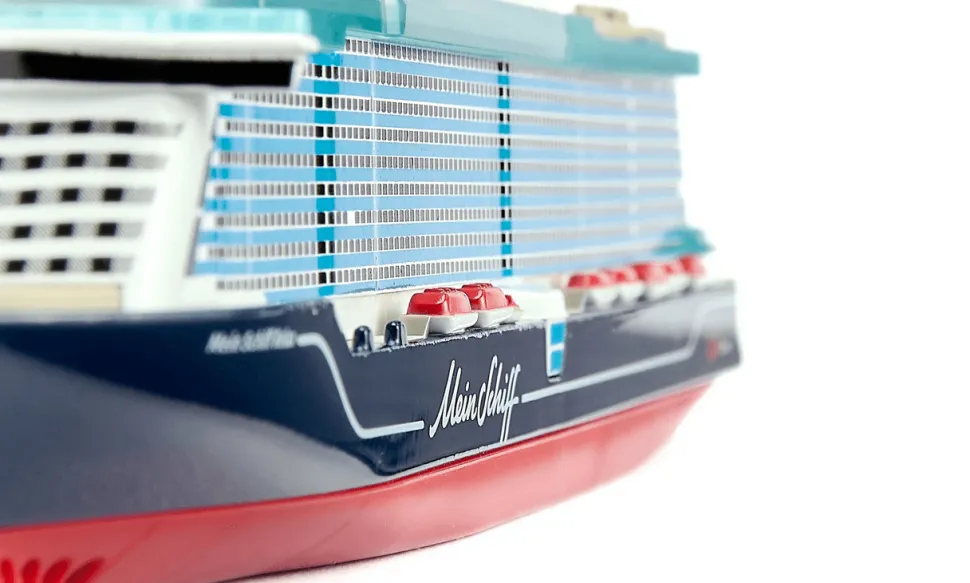 Siku 1/1400 Mein Schiff Relax Cruise Liner