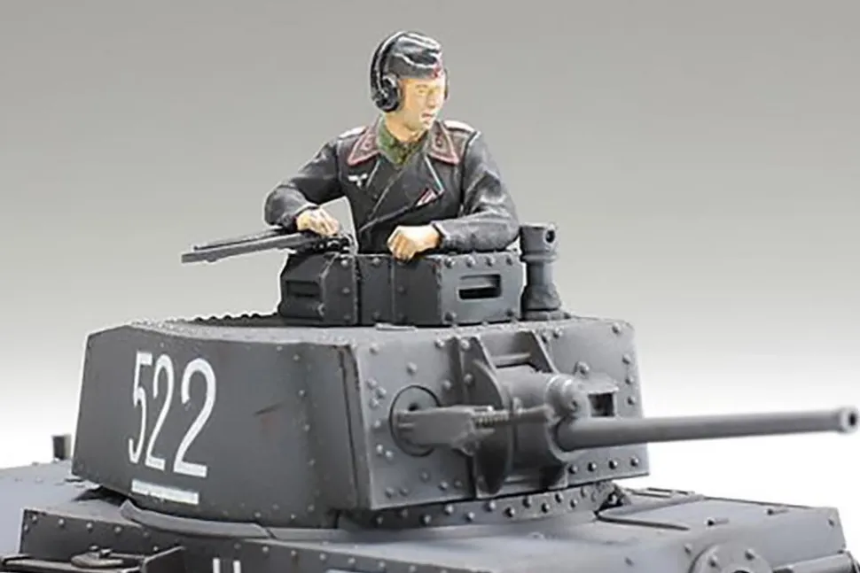Tamiya 1/48 German Panzer 38(T) Ausf E/F