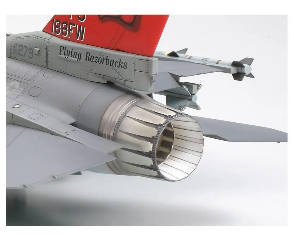 Tamiya 1/48 Lockheed Martin F-16C Block 25/32 Falcon ANG