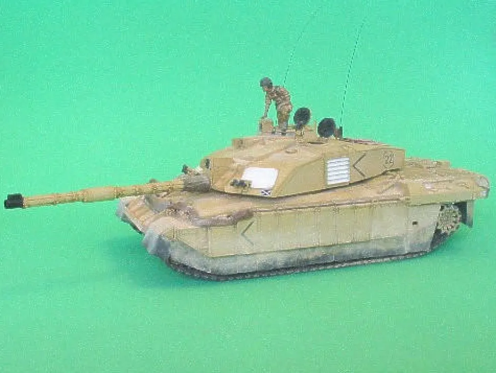 Trumpeter 1/35 Challenger 2 MBT (Operation Telic Iraq 2003)